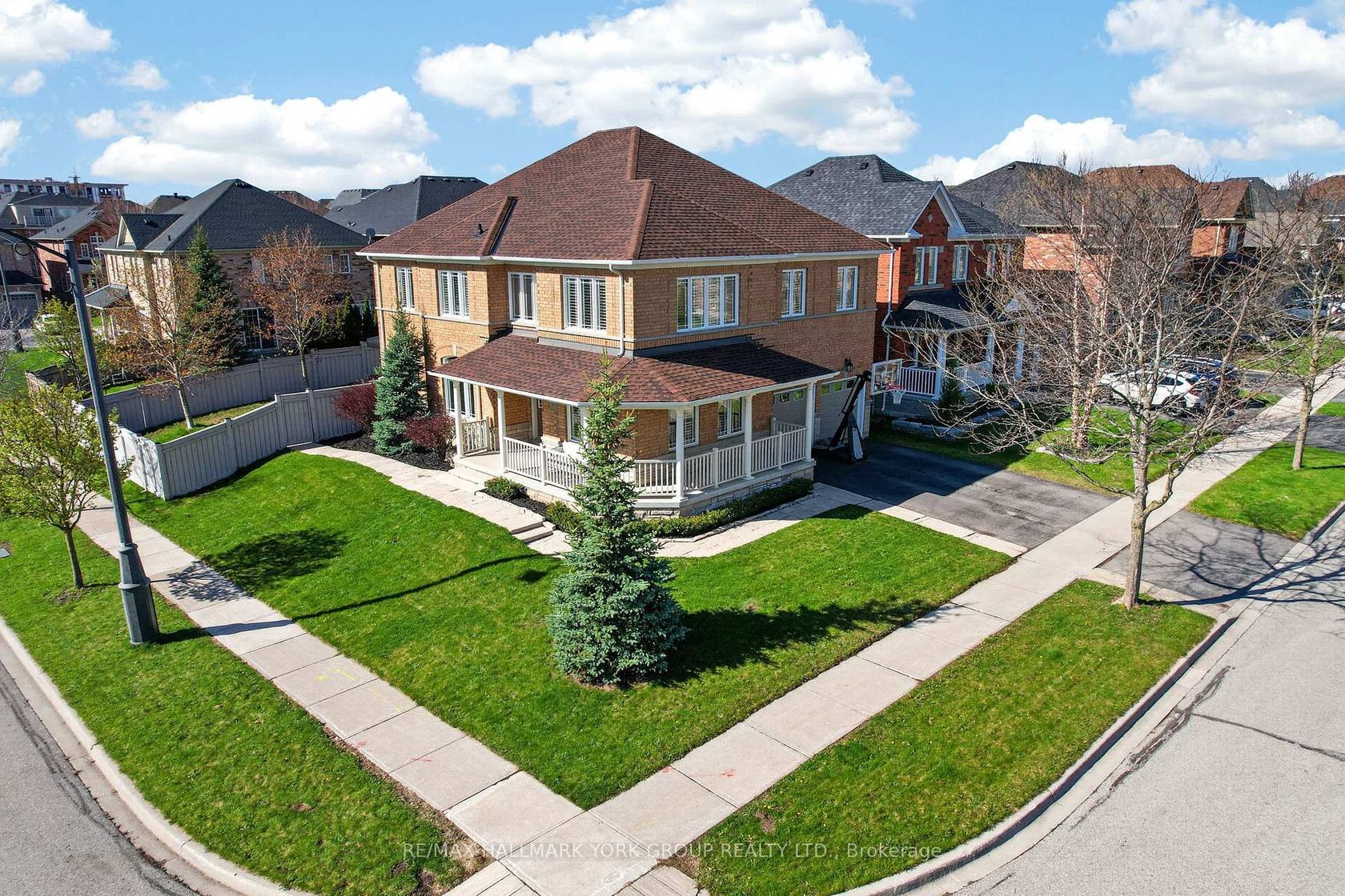 75 Mclarty Gate, Bayview Northeast, Aurora photo number 2