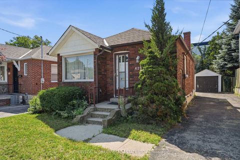 Photo 1 at 425 O'Connor Drive, East York, Toronto