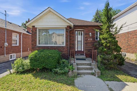 Photo 2 at 425 O'Connor Drive, East York, Toronto