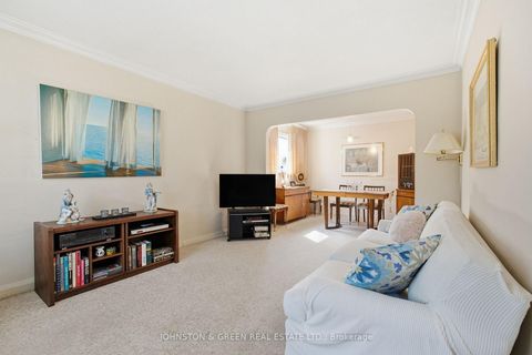 Photo 4 at 425 O'Connor Drive, East York, Toronto