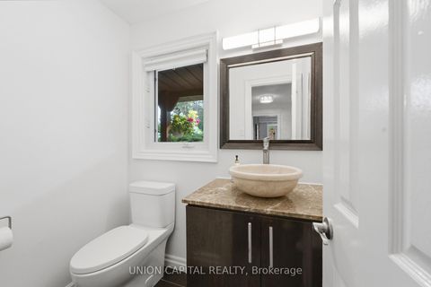 Photo 10 at 22 Cynthia Crescent, Oak Ridges, Richmond Hill