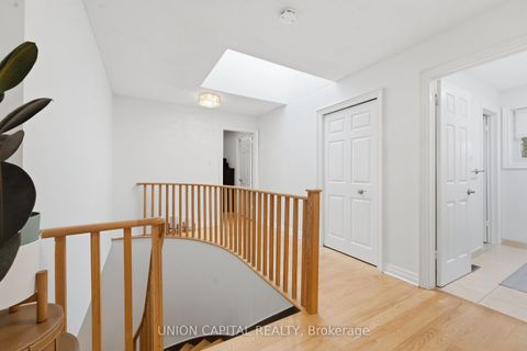 Photo 13 at 22 Cynthia Crescent, Oak Ridges, Richmond Hill