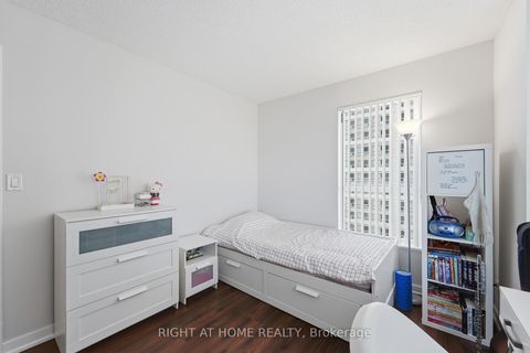 Photo 10 at 1612 - 38 Lee Centre Drive, Woburn, Toronto