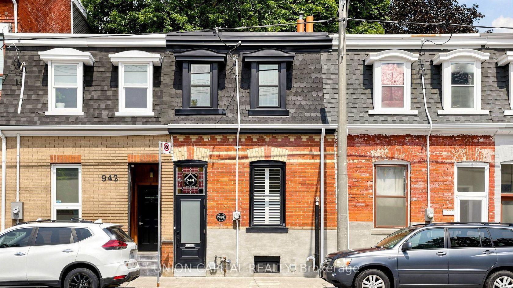 944 Dundas Street E, South Riverdale, Toronto 