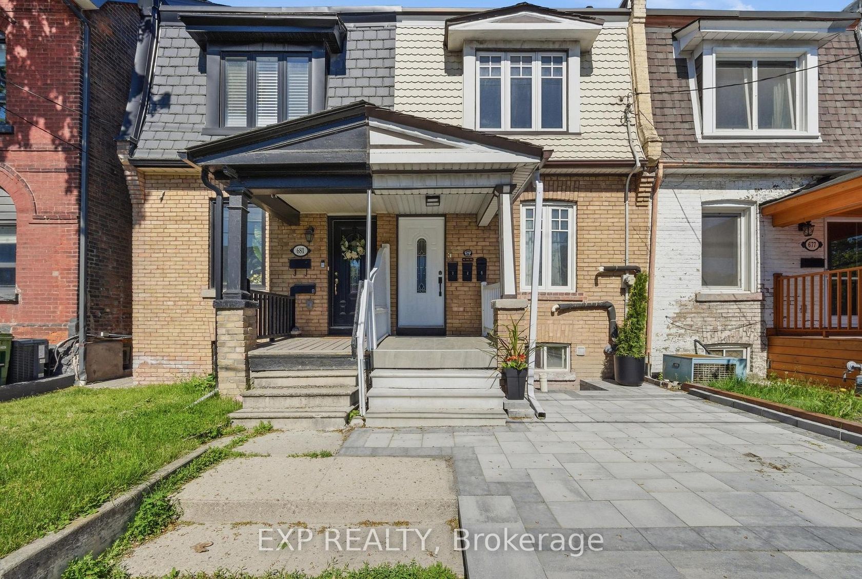 679 Ossington Avenue, Little Italy, Toronto photo number 2