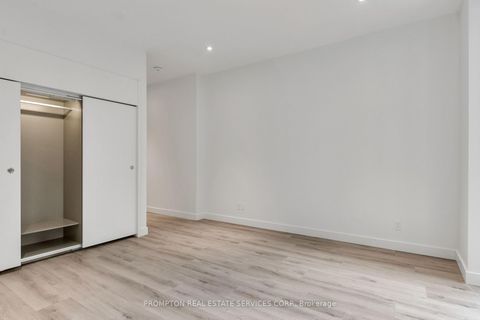 Photo 23 at 11 Gloucester Street, Yonge Corridor, Toronto