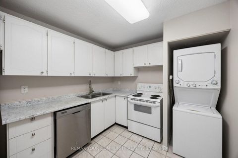 Photo 3 at 804 - 10 Tangreen Court, Newtonbrook West, Toronto
