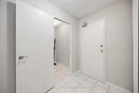 Photo 11 at 804 - 10 Tangreen Court, Newtonbrook West, Toronto