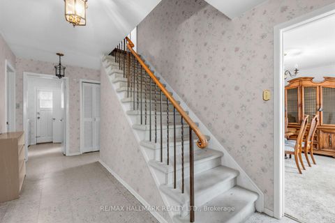 Photo 3 at 691 Conacher Drive, Newtonbrook East, Toronto