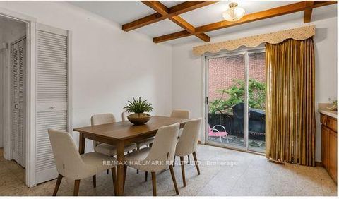 Photo 10 at 691 Conacher Drive, Newtonbrook East, Toronto