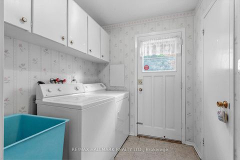 Photo 13 at 691 Conacher Drive, Newtonbrook East, Toronto