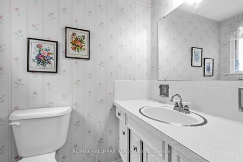 Photo 14 at 691 Conacher Drive, Newtonbrook East, Toronto