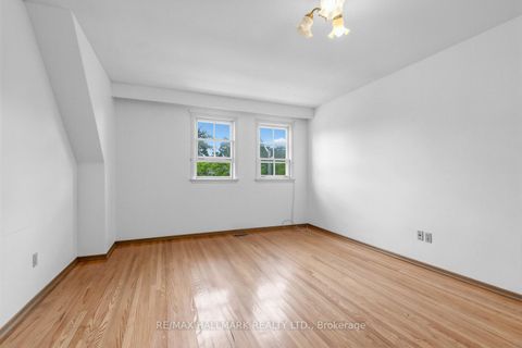 Photo 16 at 691 Conacher Drive, Newtonbrook East, Toronto