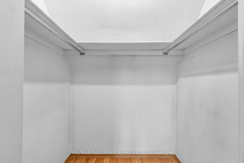Photo 17 at 691 Conacher Drive, Newtonbrook East, Toronto