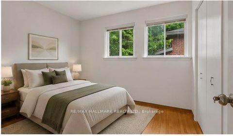Photo 22 at 691 Conacher Drive, Newtonbrook East, Toronto