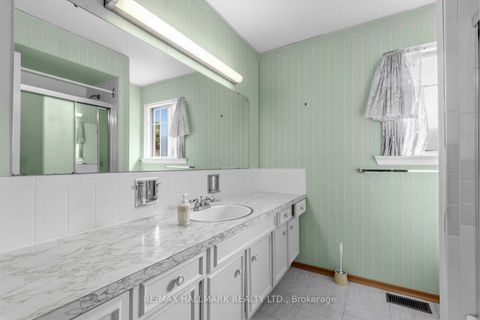 Photo 23 at 691 Conacher Drive, Newtonbrook East, Toronto
