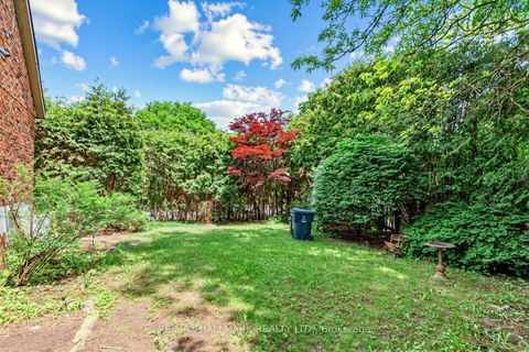 Photo 34 at 691 Conacher Drive, Newtonbrook East, Toronto