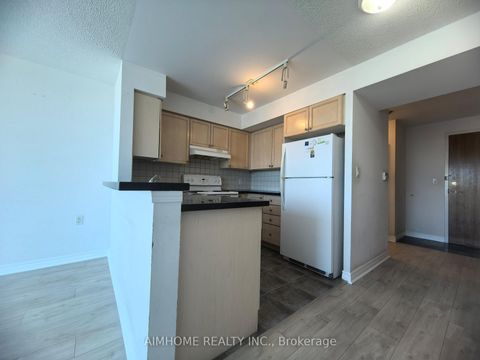 Photo 9 at 410 - 3830 Bathurst Street, Clanton Park, Toronto