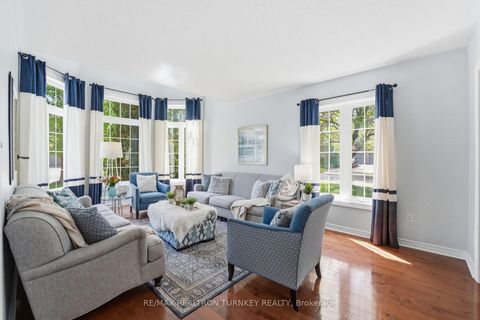 Photo 3 at 818 Exceller Circle, Wyndham, Newmarket