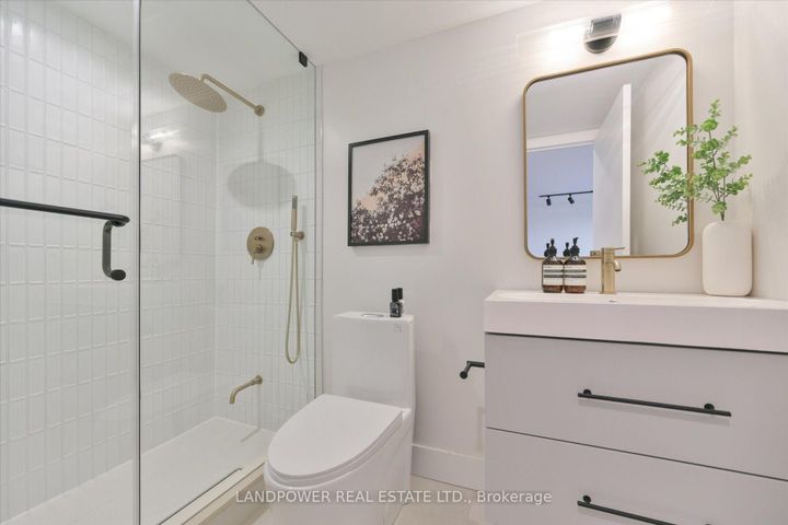 Photo 4 at 503 - 18 Kenaston Gardens, Bayview Village, Toronto