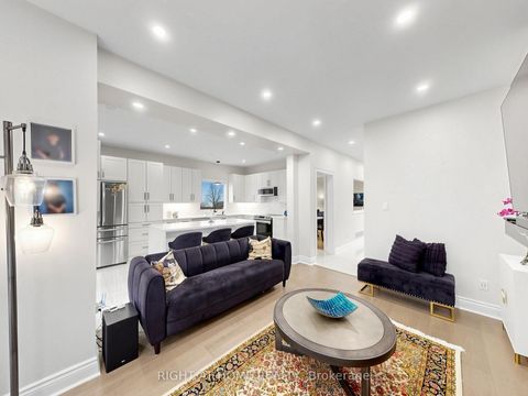 Photo 9 at 161 Austin paul Drive N, Summerhill Estates, Newmarket