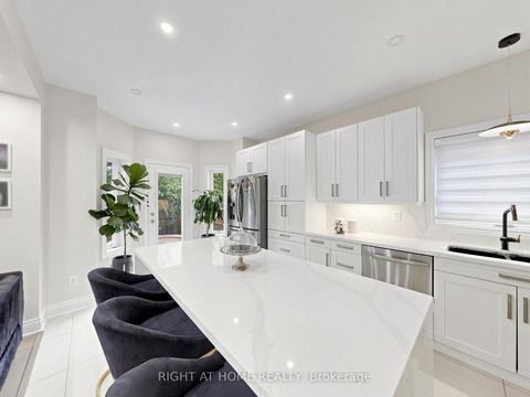 Photo 11 at 161 Austin paul Drive N, Summerhill Estates, Newmarket