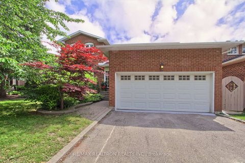 Photo 1 at 19 Crystal Drive N, Mill Pond, Richmond Hill
