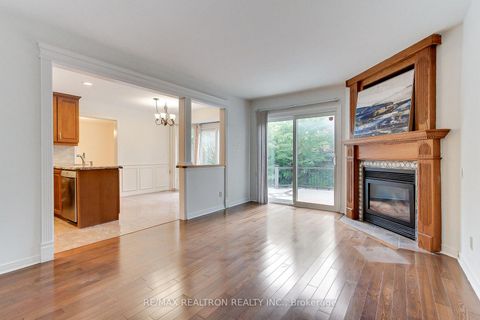 Photo 18 at 19 Crystal Drive N, Mill Pond, Richmond Hill
