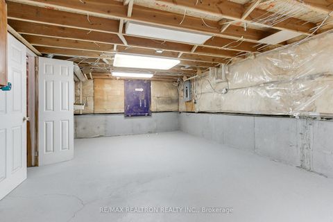 Photo 44 at 19 Crystal Drive N, Mill Pond, Richmond Hill