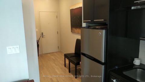 Photo 3 at 1609 - 126 Simcoe Street, Waterfront Communities C1, Toronto