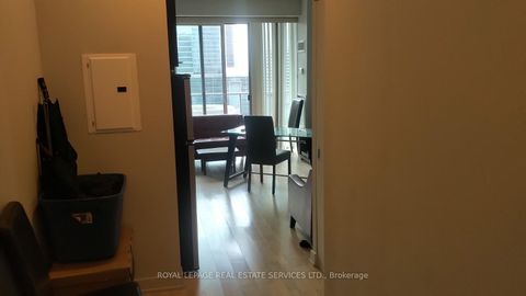 Photo 4 at 1609 - 126 Simcoe Street, Waterfront Communities C1, Toronto