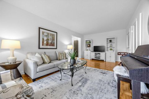 Photo 5 at 401 - 15 Vicora Linkway, Flemingdon Park, Toronto