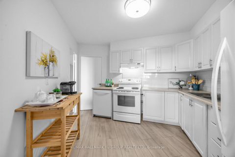 Photo 9 at 401 - 15 Vicora Linkway, Flemingdon Park, Toronto
