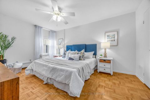 Photo 11 at 401 - 15 Vicora Linkway, Flemingdon Park, Toronto