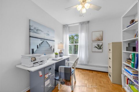 Photo 15 at 401 - 15 Vicora Linkway, Flemingdon Park, Toronto