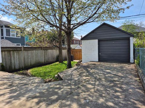 Photo 40 at 40 Leroy Avenue, East York, Toronto