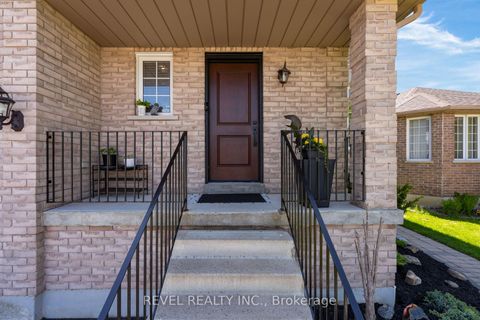 Photo 4 at 69 Stephanie Lane, Painswick South, Barrie