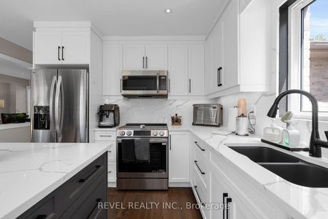 Photo 14 at 69 Stephanie Lane, Painswick South, Barrie