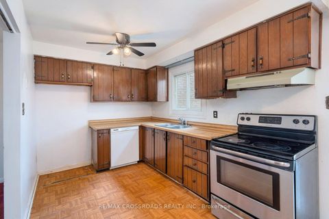 Photo 11 at 93 - 100 Burrows Hall Boulevard, Malvern, Toronto