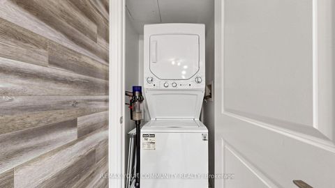 Photo 31 at 215 - 273 South Park Road, Commerce Valley, Markham