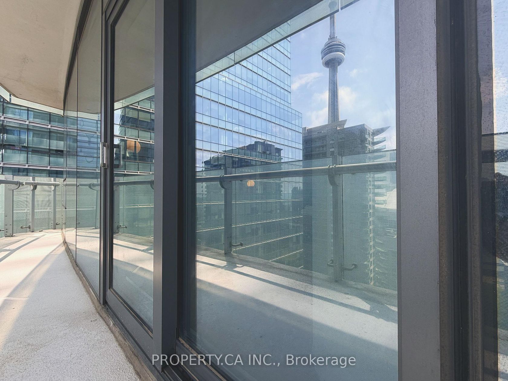 2308 - 14 York Street, Waterfront Communities C1, Toronto photo number 2