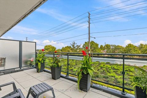 Photo 19 at 203 - 7890 Bathurst Street, Beverley Glen, Vaughan