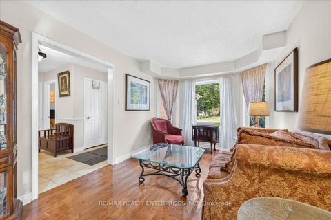 Photo 6 at 844 Hollander Road, College Manor, Newmarket