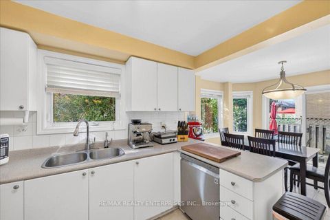 Photo 12 at 844 Hollander Road, College Manor, Newmarket