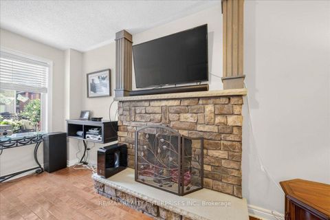 Photo 17 at 844 Hollander Road, College Manor, Newmarket