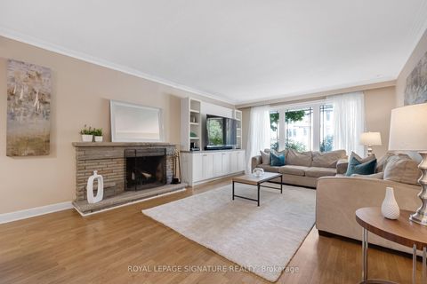 Photo 3 at 9 Bunty Lane, Bayview Village, Toronto