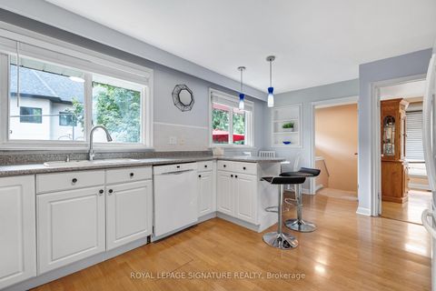 Photo 10 at 9 Bunty Lane, Bayview Village, Toronto