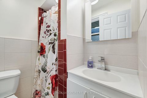 Photo 14 at 9 Bunty Lane, Bayview Village, Toronto