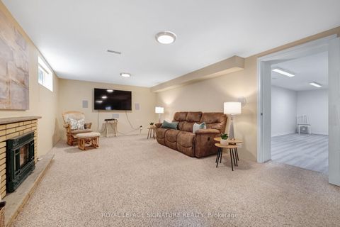 Photo 19 at 9 Bunty Lane, Bayview Village, Toronto