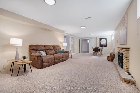 Photo 20 at 9 Bunty Lane, Bayview Village, Toronto